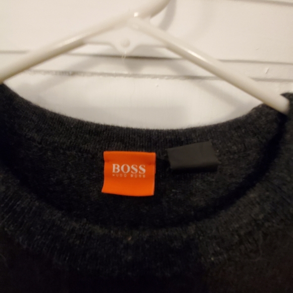 Hugo Boss Sweater 100% lambs wool size L - Picture 2 of 5